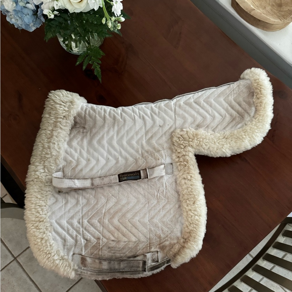 Shimmable fleecework hunter pad